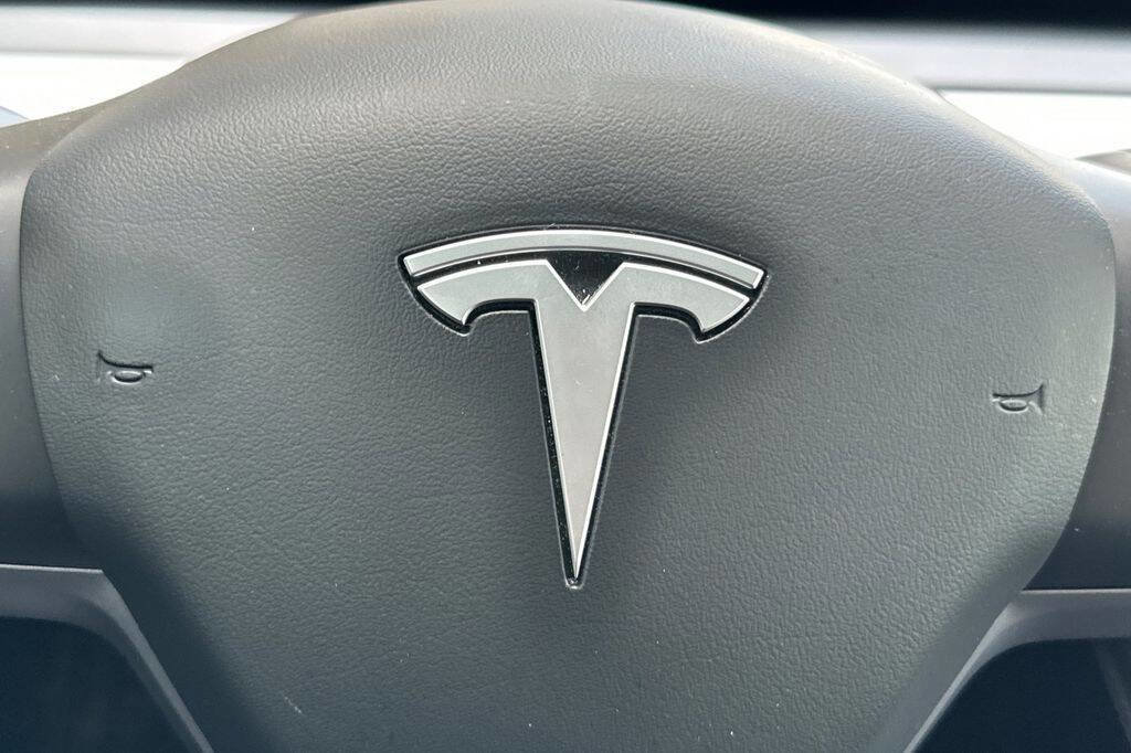 Used 2023 Tesla Model 3 Standard Range image 26