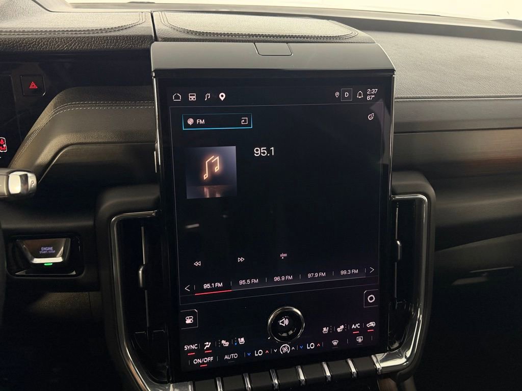 Used 2025 GMC Yukon XL Denali AWD/4WD image 20