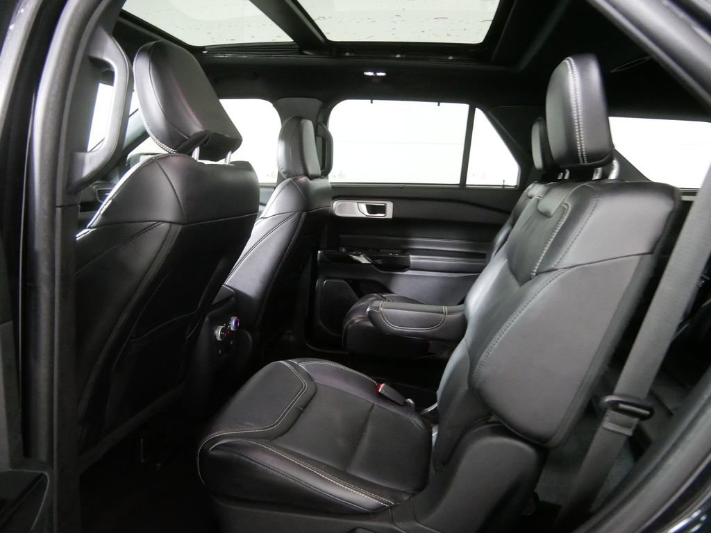 Used 2021 Ford Explorer ST w/ ST Street Pack image 19