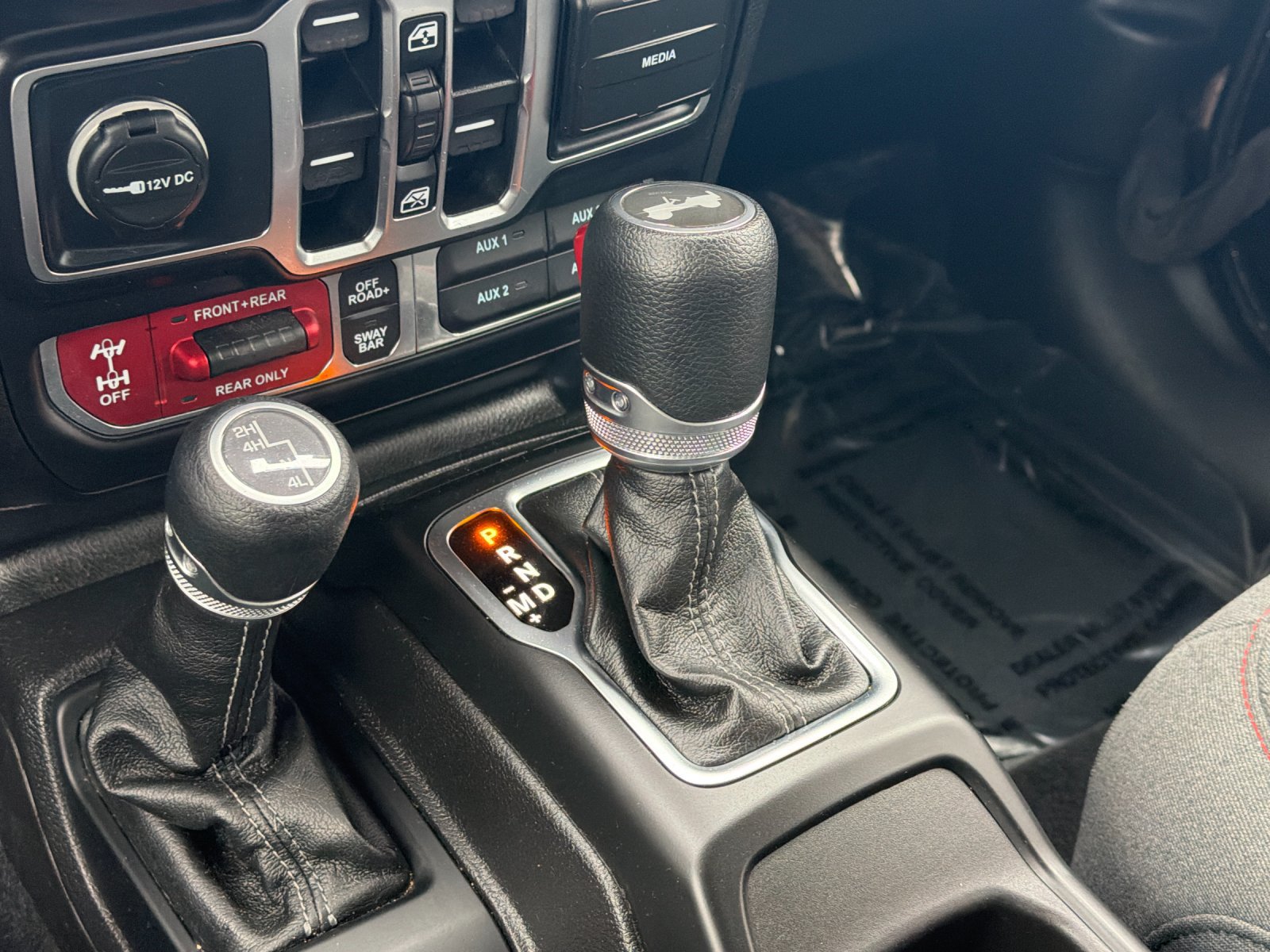 Used 2025 Jeep Wrangler Unlimited Rubicon AWD/4WD image 25