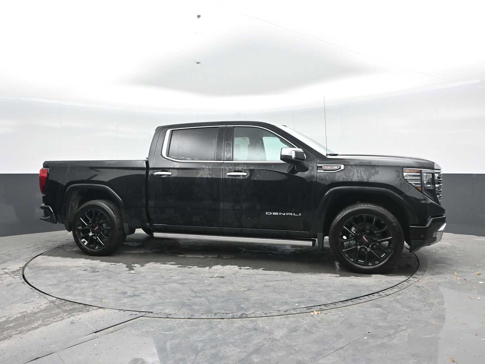 New 2024 GMC Sierra 1500 Denali w/ Technology Package AWD/4WD image 8