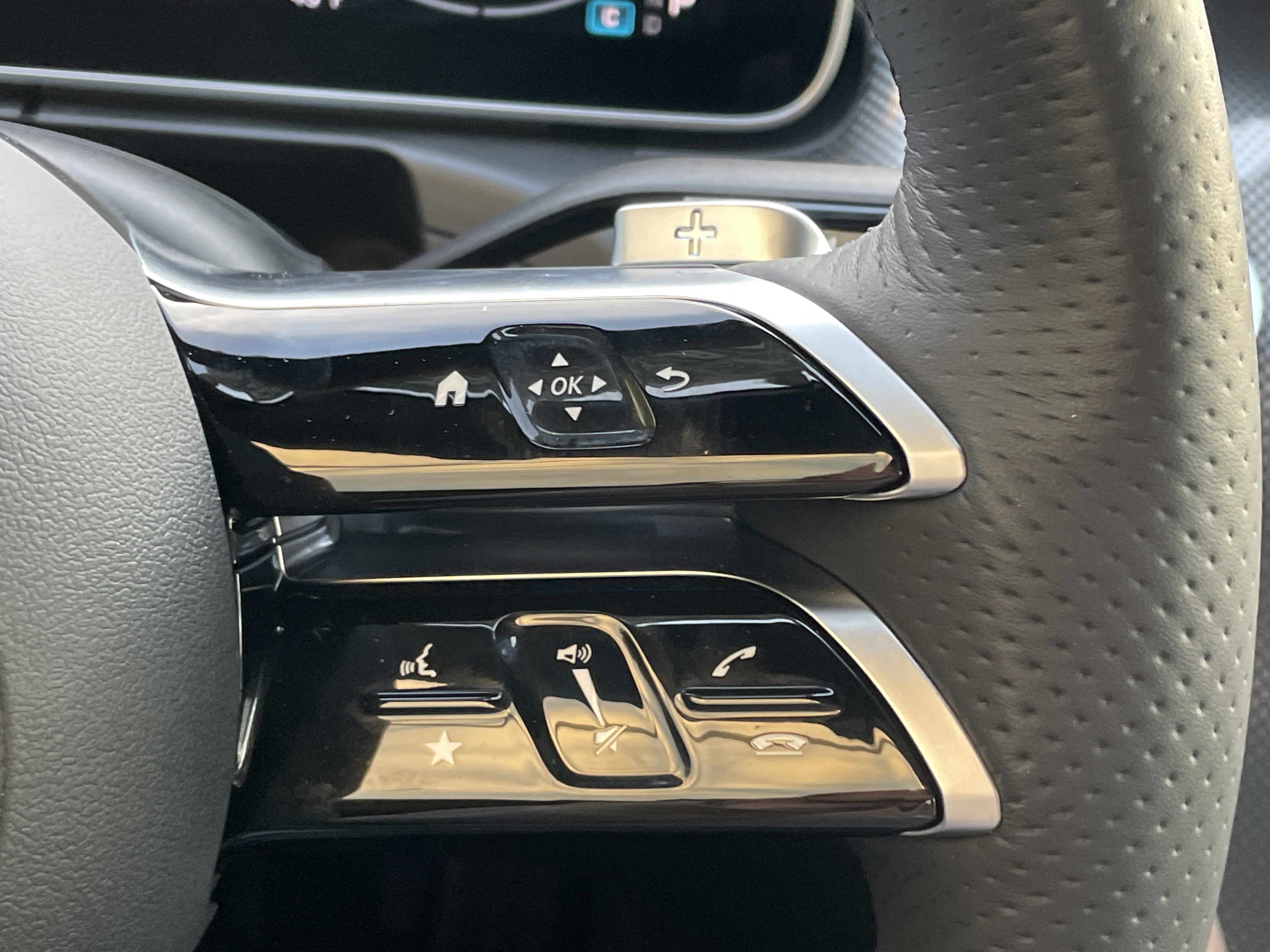 Certified 2024 Mercedes-Benz CLE 300 4MATIC Cabriolet image 36