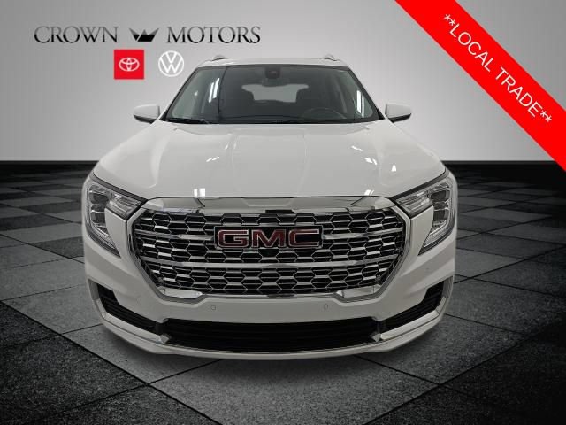 Used 2022 GMC Terrain Denali w/ Denali Premium Package AWD/4WD image 2