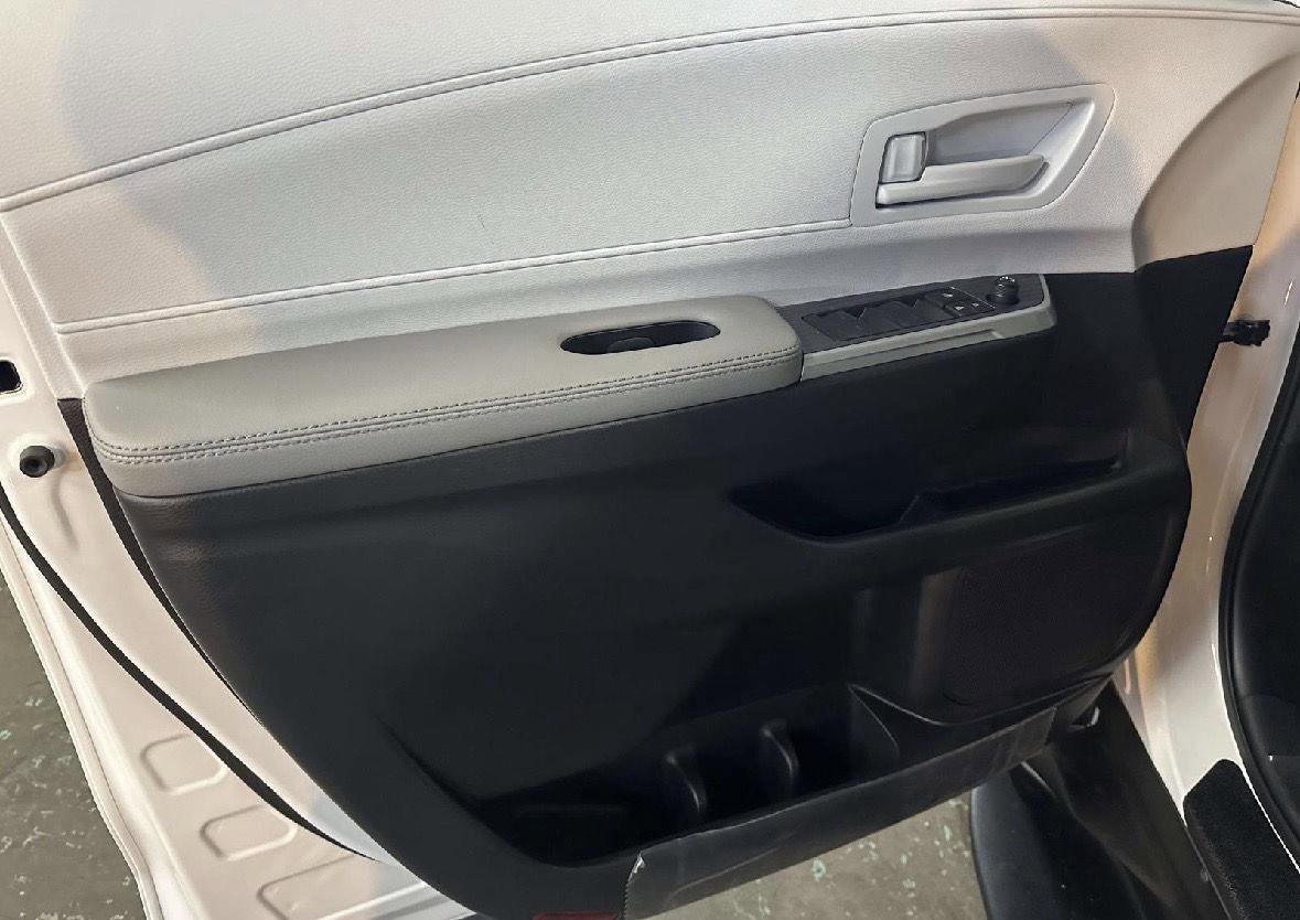 Used 2025 Toyota Sienna LE image 17