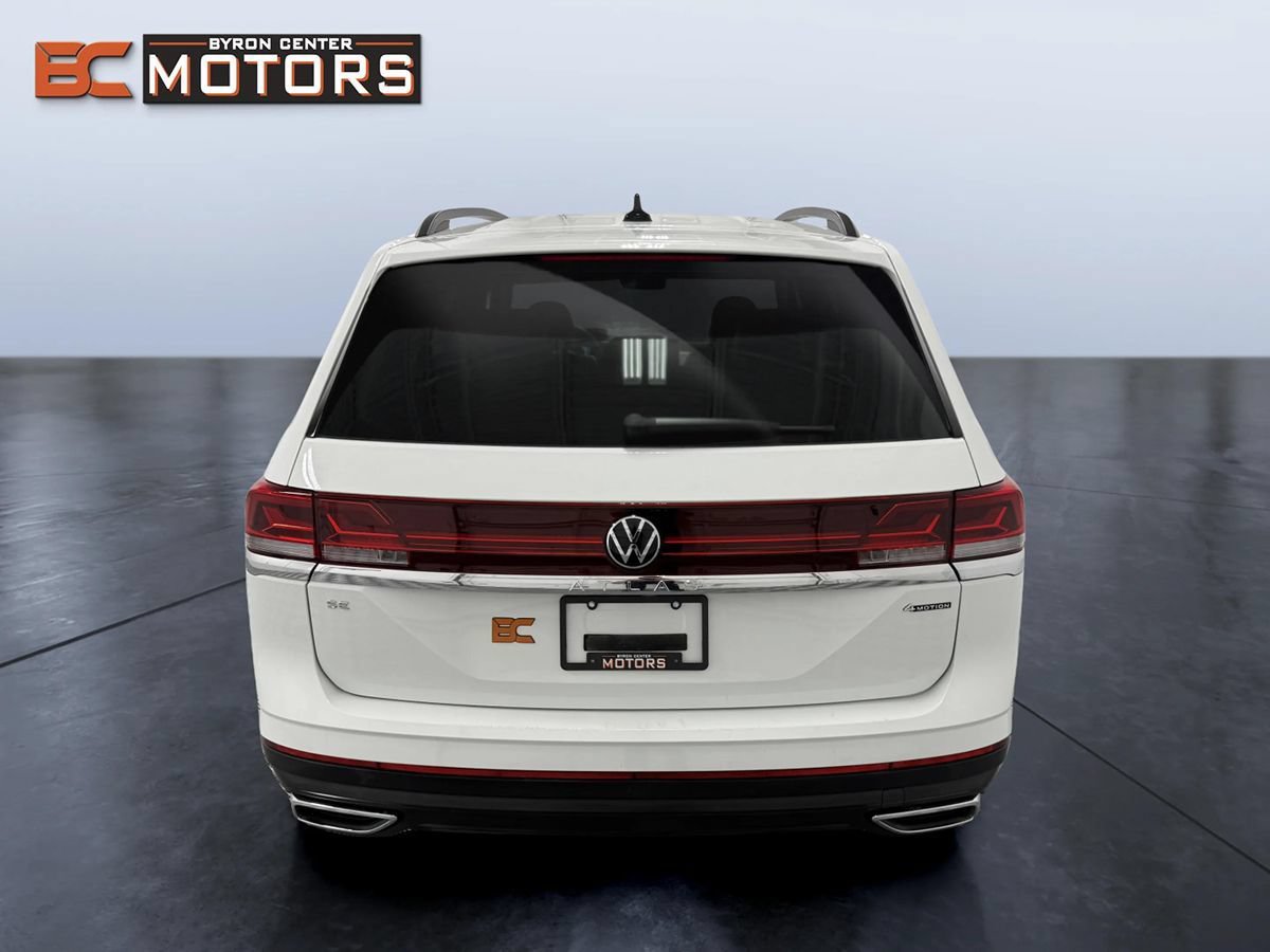 Used 2024 Volkswagen Atlas SE AWD/4WD image 5