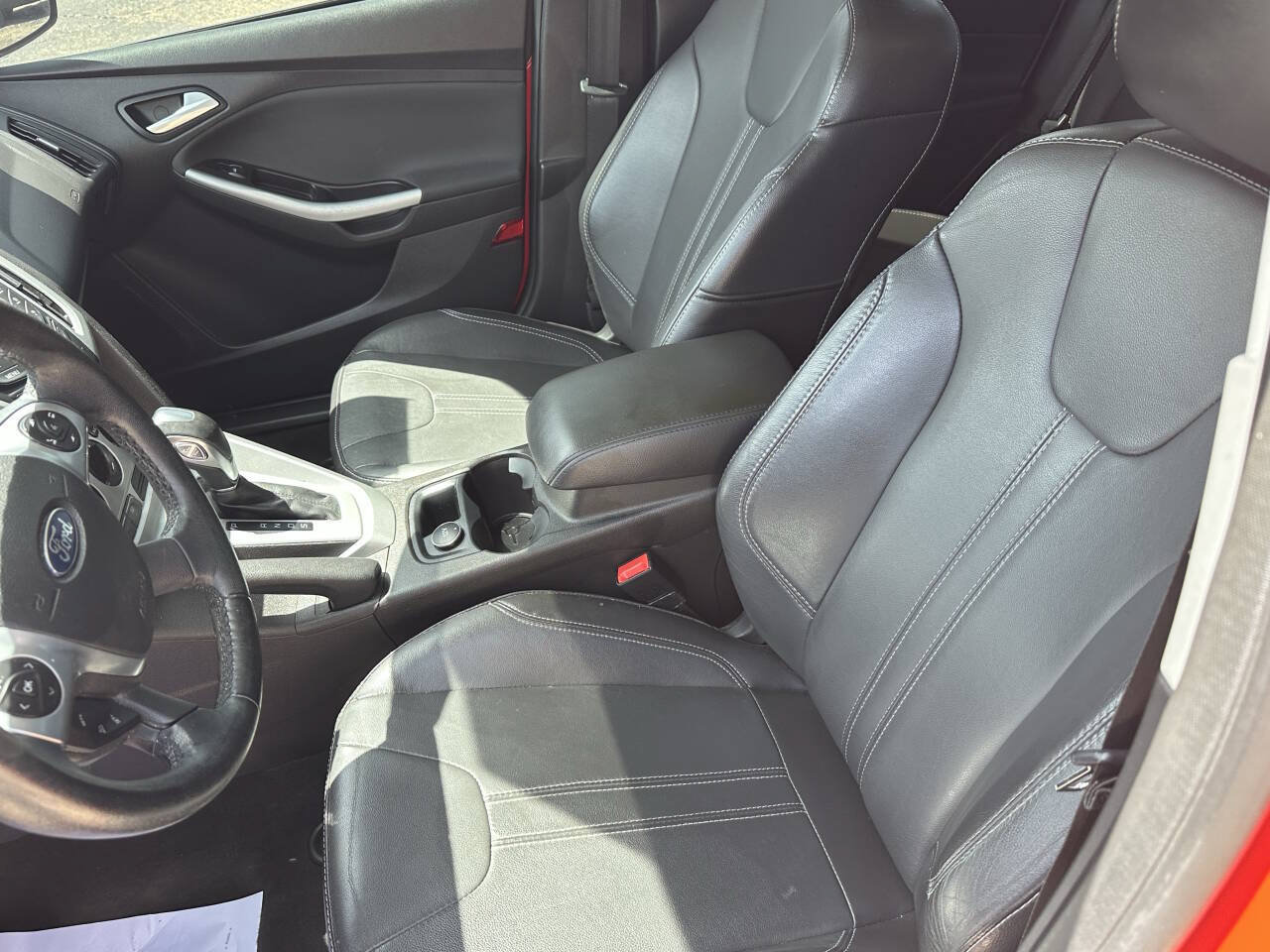 Used 2014 Ford Focus SE w/ Equipment Group 201A FWD image 11
