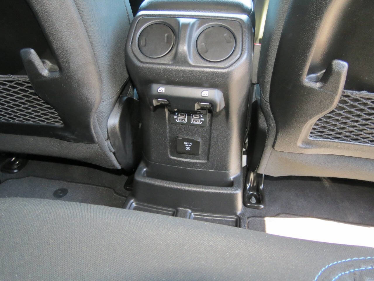 Used 2025 Jeep Wrangler Unlimited Rubicon 4xe w/ Safety Group AWD/4WD image 13