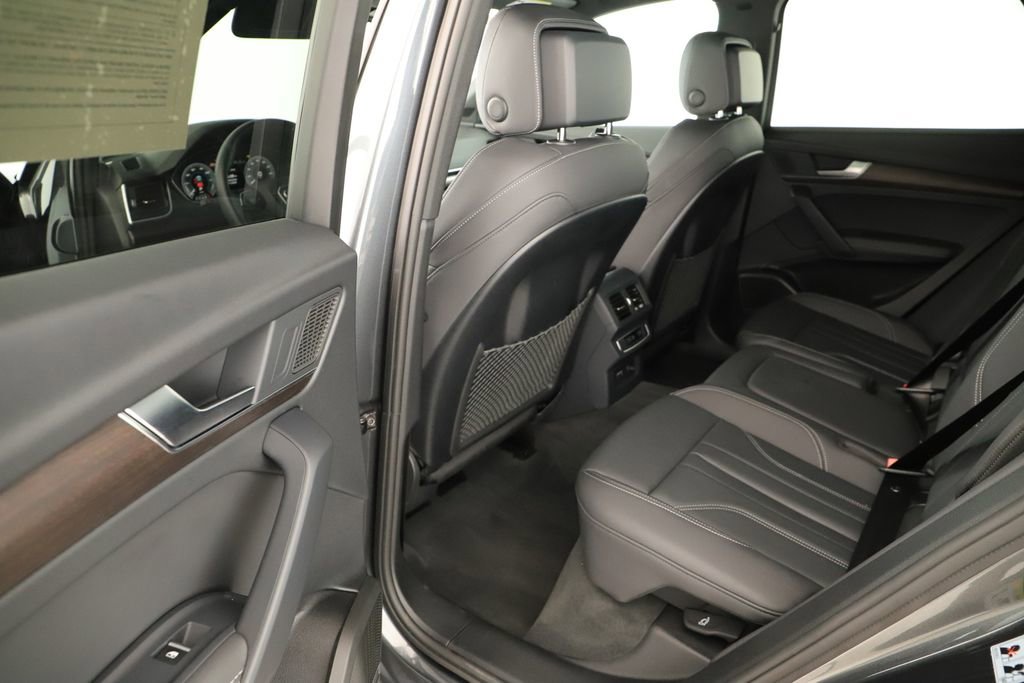 Certified 2025 Audi Q5 e Premium Plus w/ Premium Plus Package image 27
