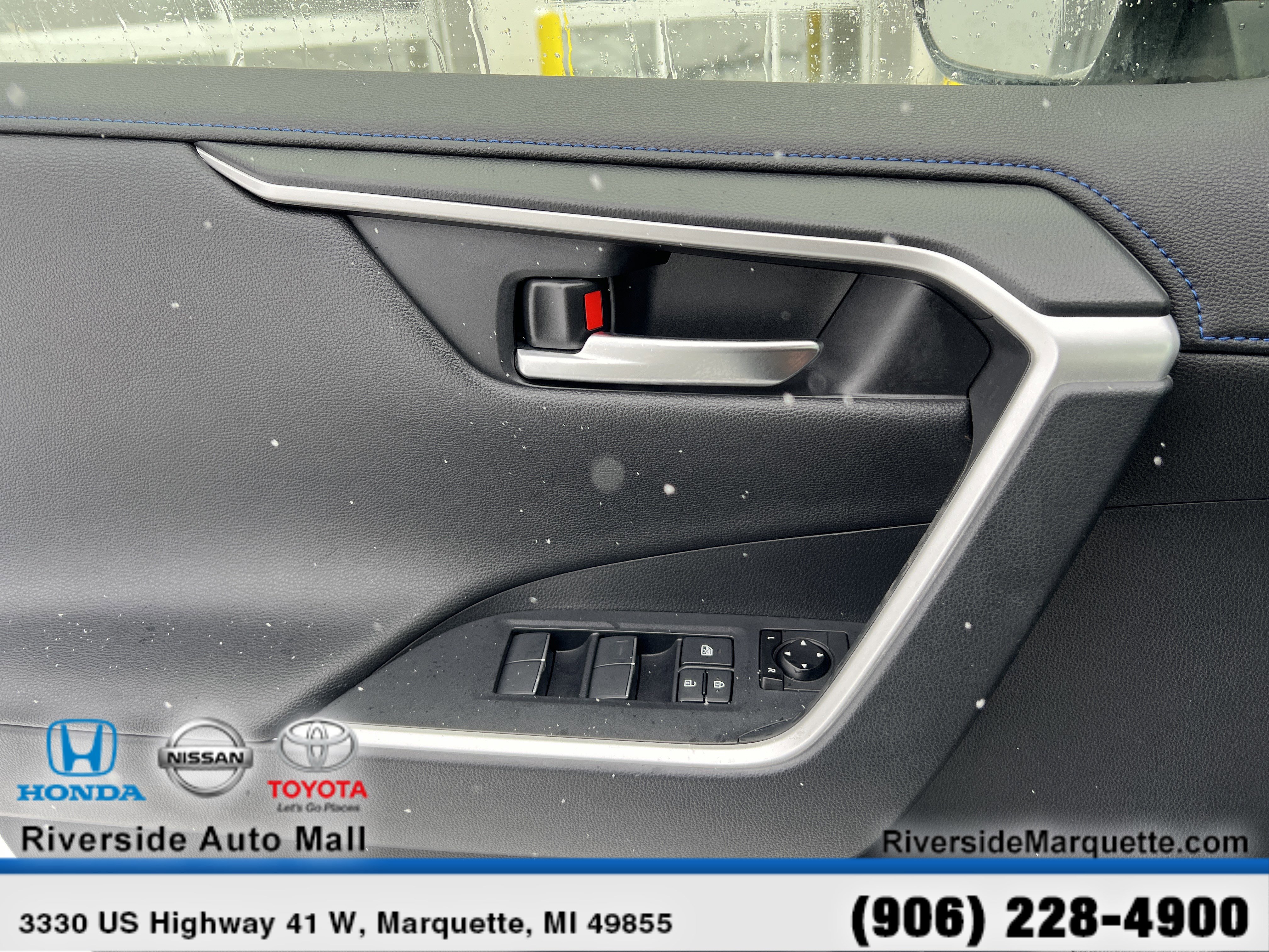 Used 2020 Toyota RAV4 XSE AWD/4WD image 25