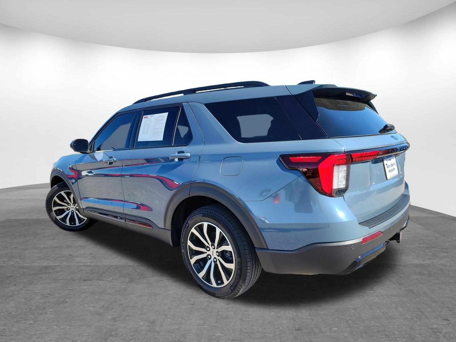Used 2025 Ford Explorer ST-Line AWD/4WD image 7