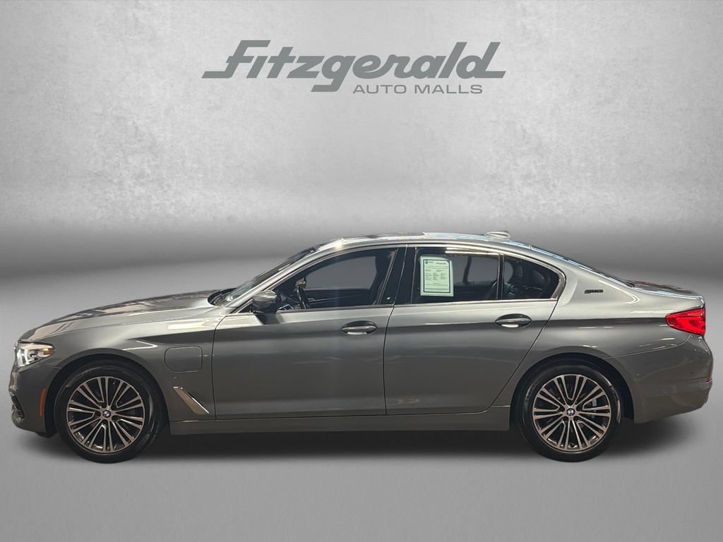 Used 2019 BMW 530e xDrive w/ Premium Package AWD/4WD image 3