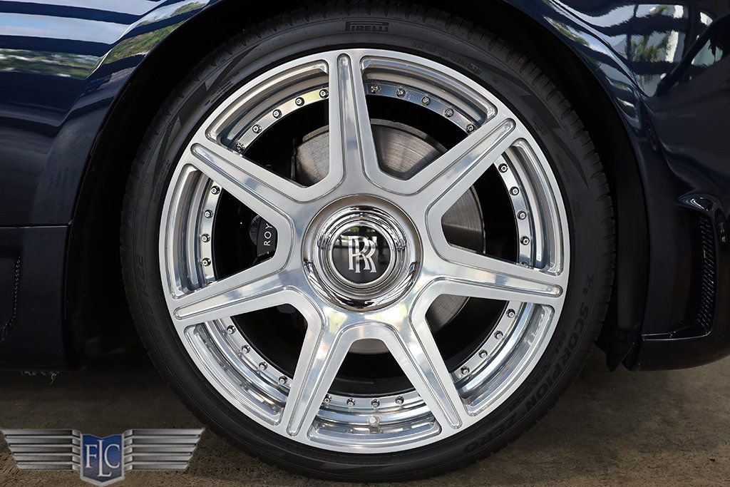 Used 2017 Rolls-Royce Dawn image 40