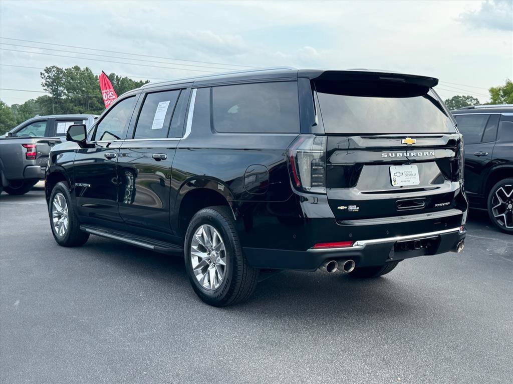 Used 2025 Chevrolet Suburban Premier AWD/4WD image 5