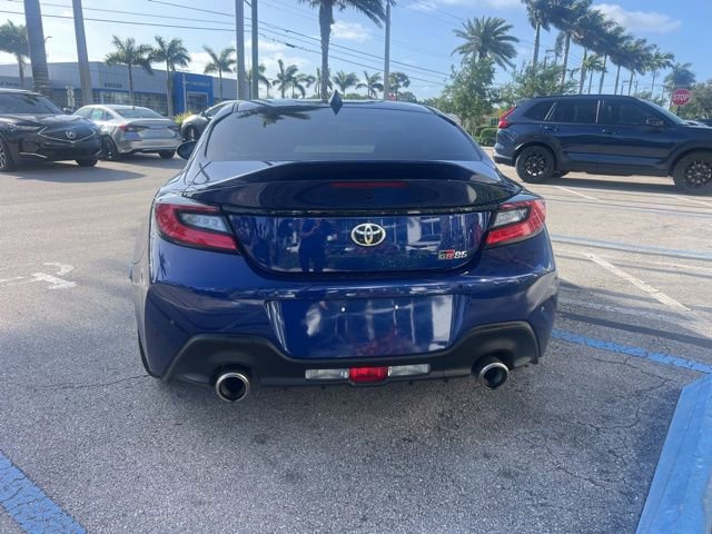Used 2025 Toyota GR86 Premium w/ Performance Package image 7