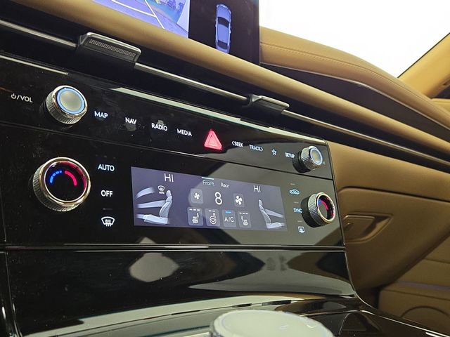 Used 2025 Genesis G80 2.5T image 19