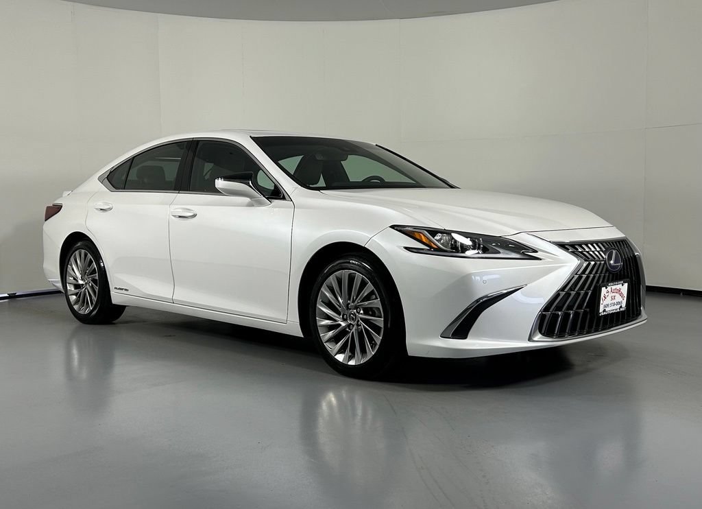 Used 2022 Lexus ES 300h w/ Luxury Package FWD image 1