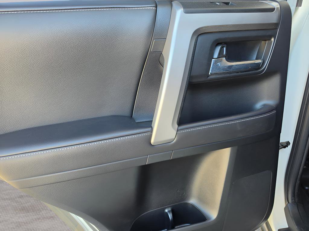 Used 2022 Toyota 4Runner SR5 Premium w/ Moonroof Package AWD/4WD image 31