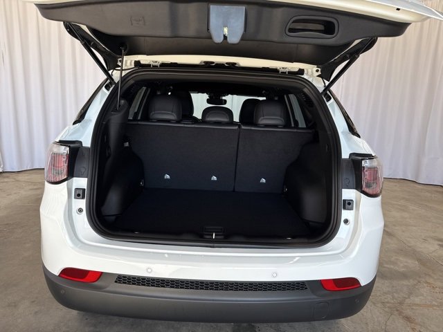 New 2026 Jeep Compass Limited image 38
