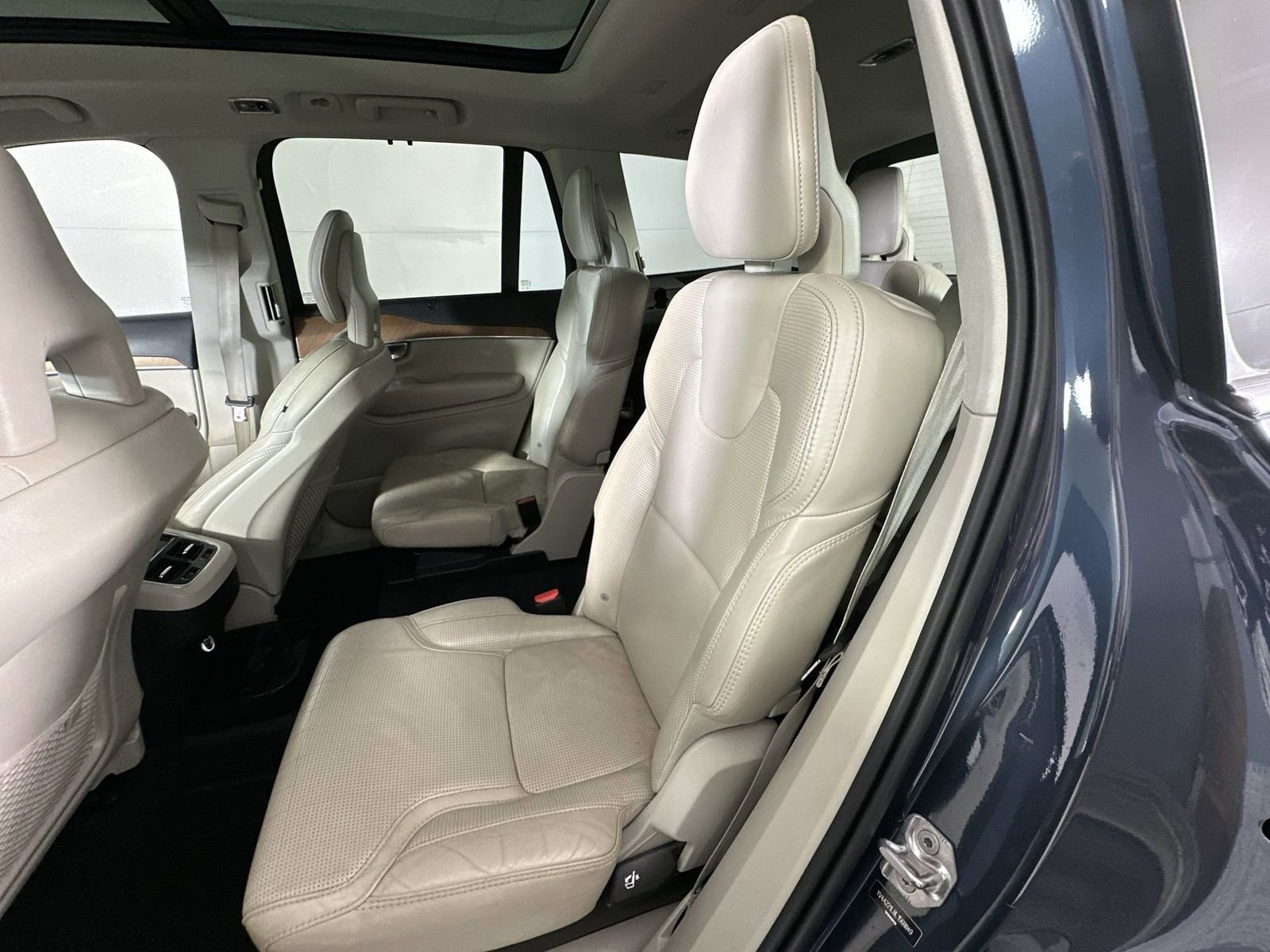 Used 2020 Volvo XC90 T6 Inscription w/ Protection Package Premier image 27