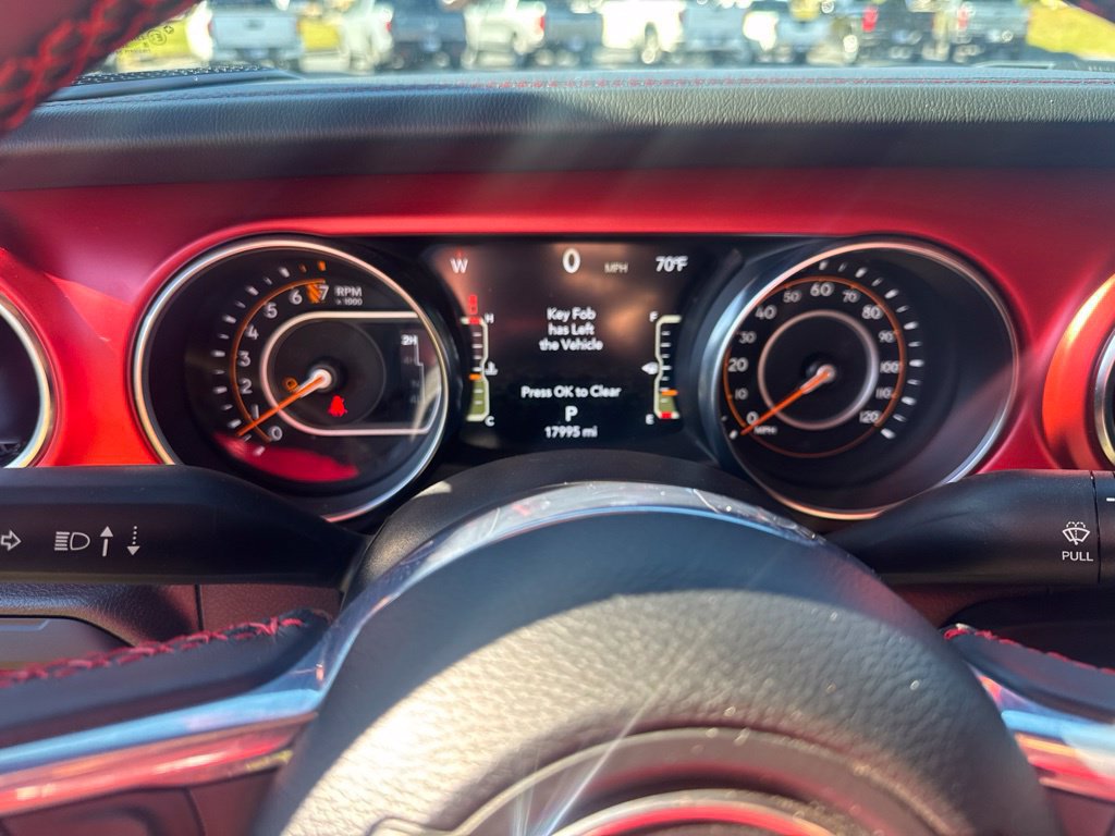 Used 2023 Jeep Gladiator Rubicon w/ Cold Weather Group AWD/4WD image 19