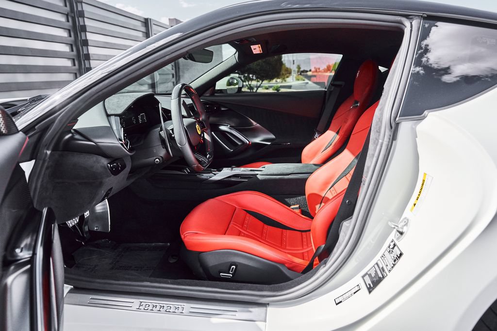 Used 2025 Ferrari 12Cilindri RWD image 29