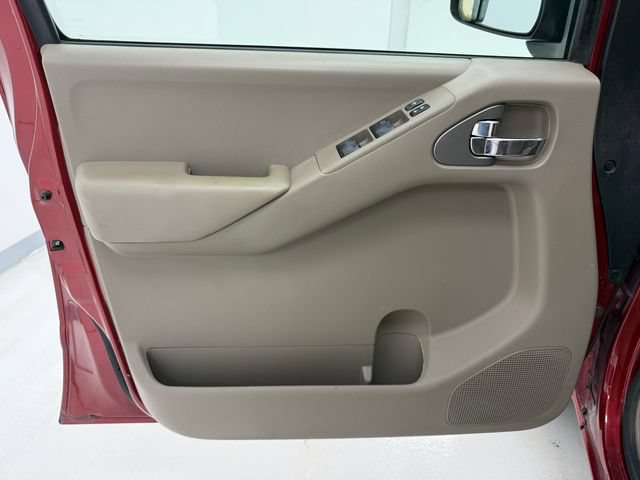 Used 2014 Nissan Frontier SV RWD image 28