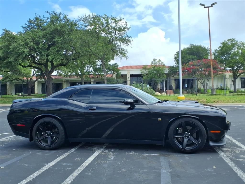 Used 2017 Dodge Challenger R/T Scat Pack RWD image 4