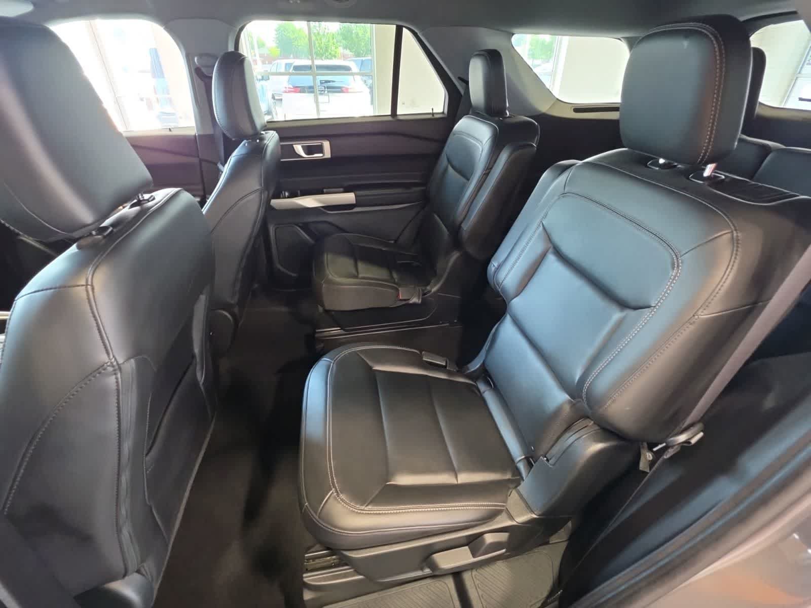 Used 2023 Ford Explorer XLT w/ Equipment Group 202A AWD/4WD image 32
