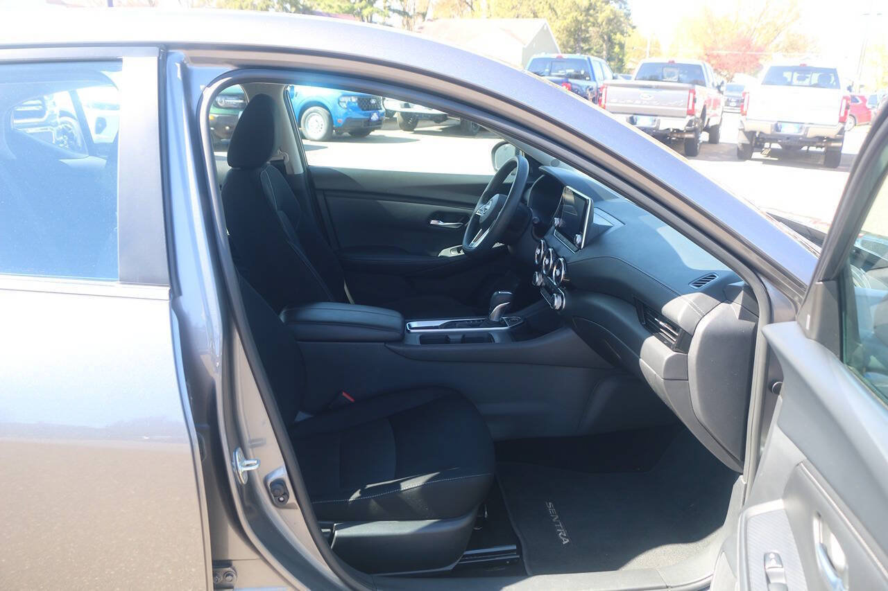 Used 2024 Nissan Sentra SV FWD image 22