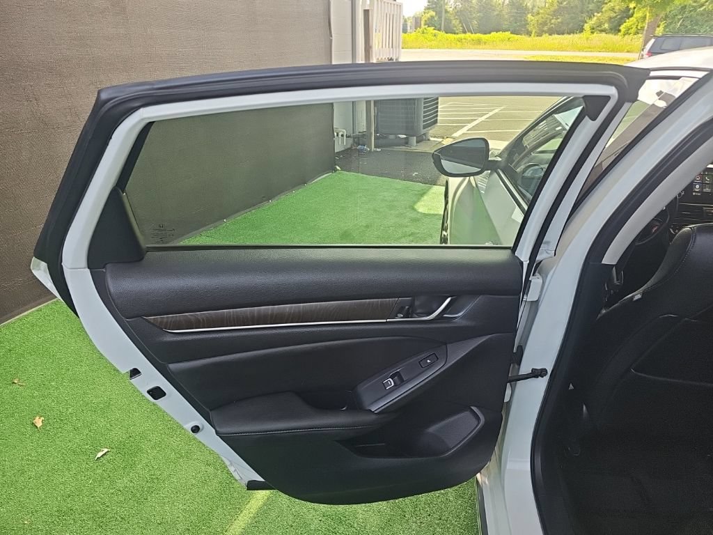 Used 2019 Honda Accord Touring image 34
