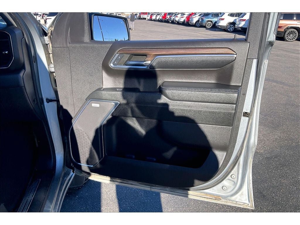 Used 2024 Chevrolet Silverado 1500 LT Trail Boss w/ Convenience Package II AWD/4WD image 25