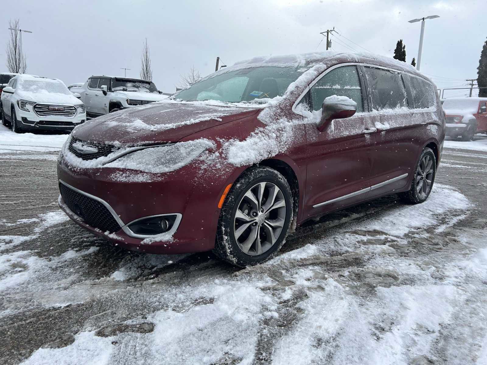 Certified 2019 Chrysler Pacifica Limited w/ Tire & Wheel Group