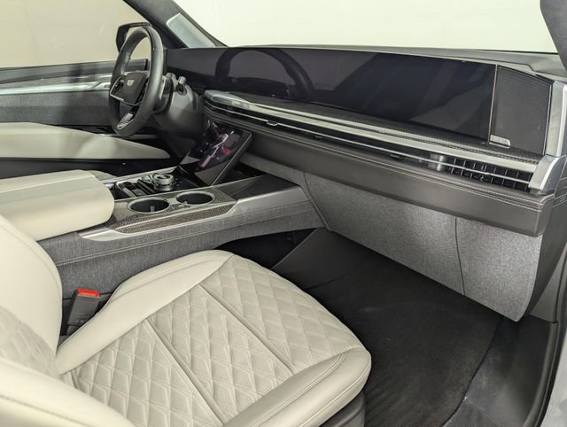 Used 2025 Cadillac Escalade V image 24