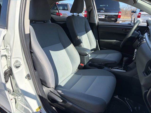 Used 2016 Toyota Corolla L image 9