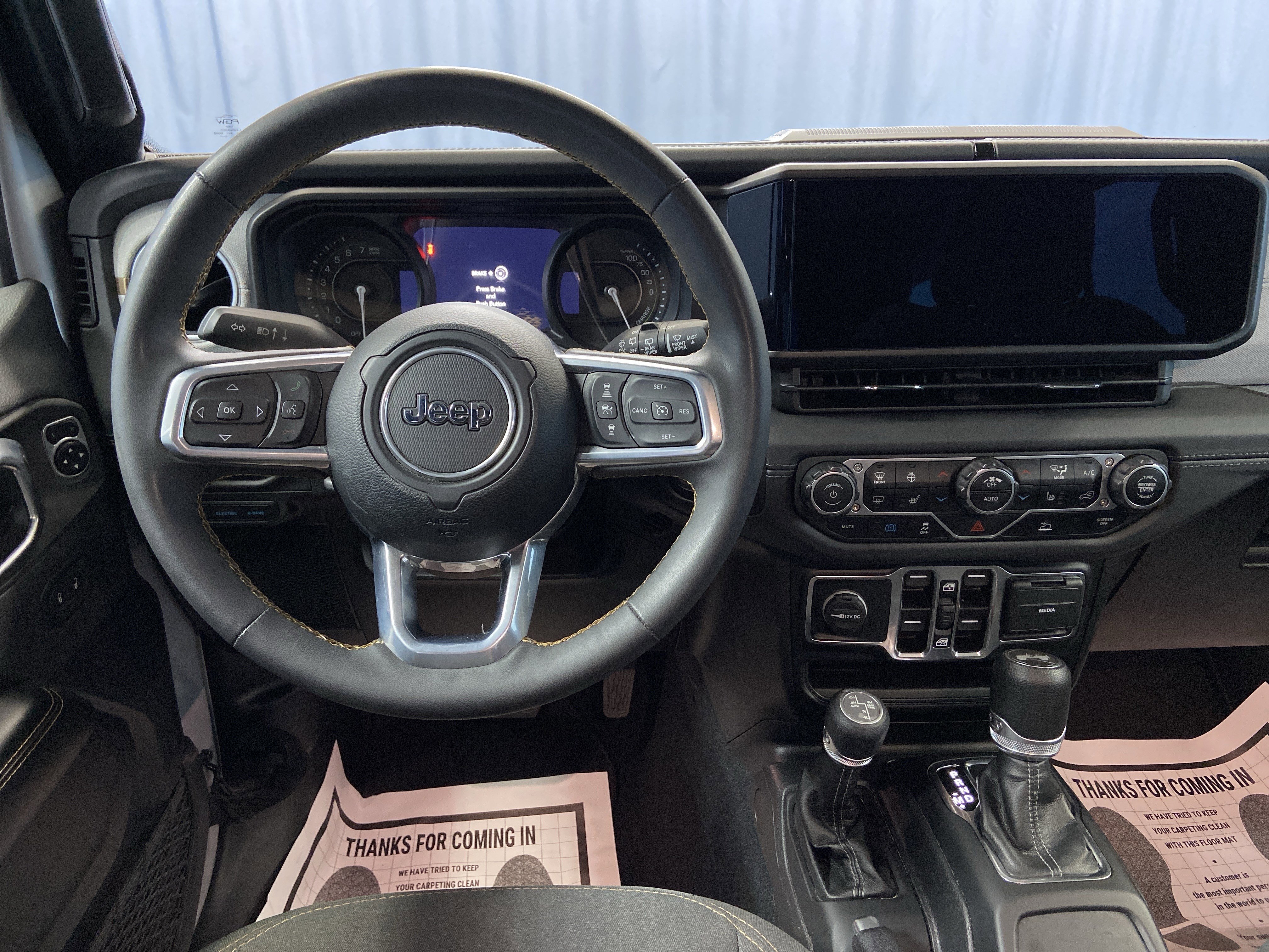 Used 2024 Jeep Wrangler Sahara image 32