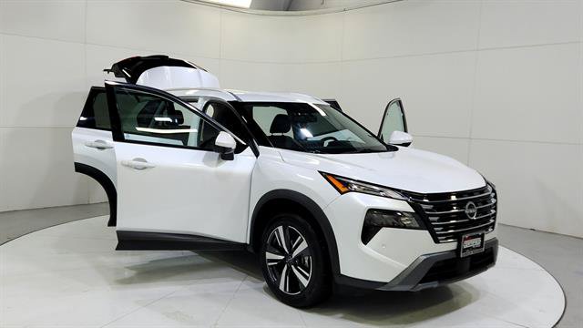 Certified 2026 Nissan Rogue SL FWD image 10