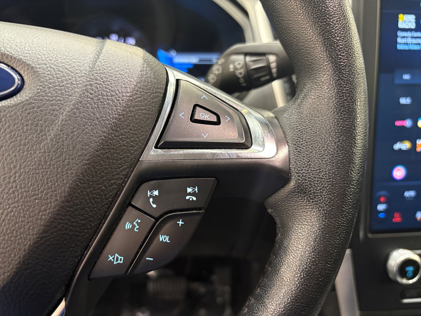 Used 2022 Ford Edge SEL w/ Convenience Package image 7