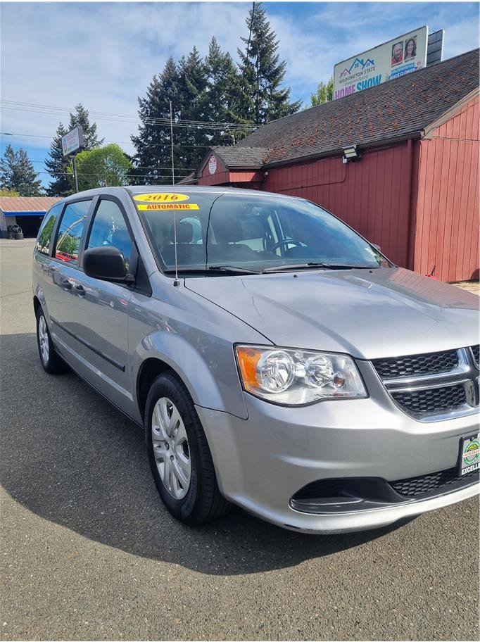 Used 2016 Dodge Grand Caravan American Value Package w/ UConnect Hands-Free Group FWD image 7