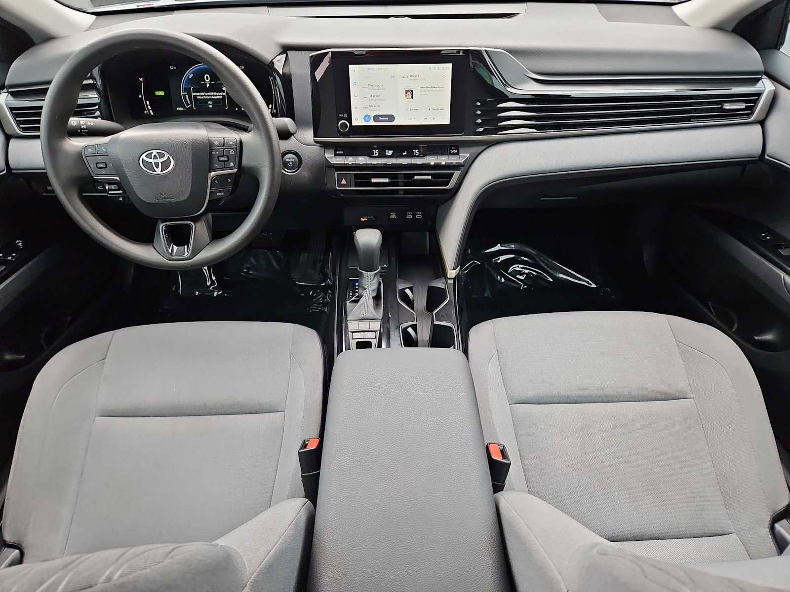 Used 2025 Toyota Camry LE image 15