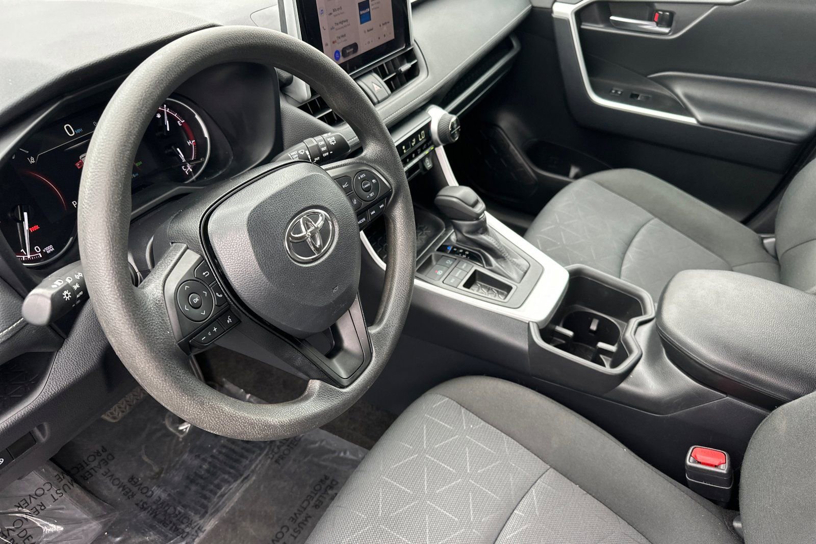 Used 2024 Toyota RAV4 XLE FWD image 11