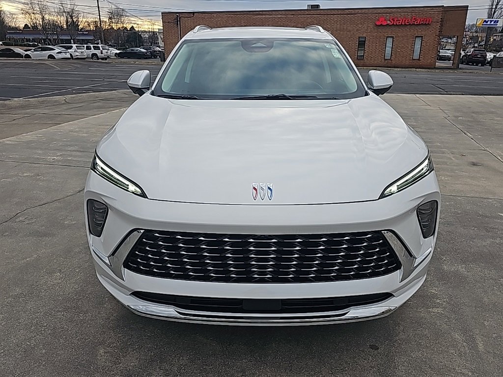 New 2025 Buick Envision Avenir image 3