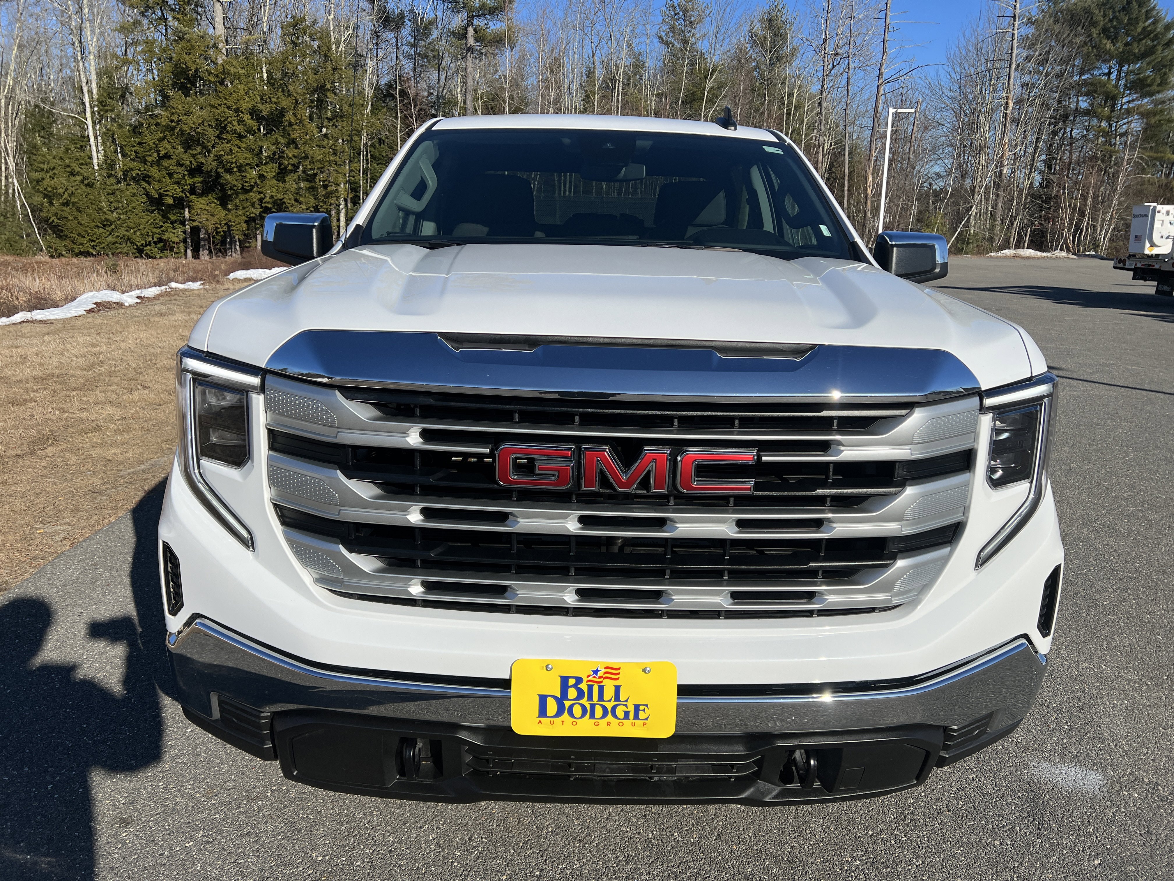 Used 2024 GMC Sierra 1500 SLE image 2