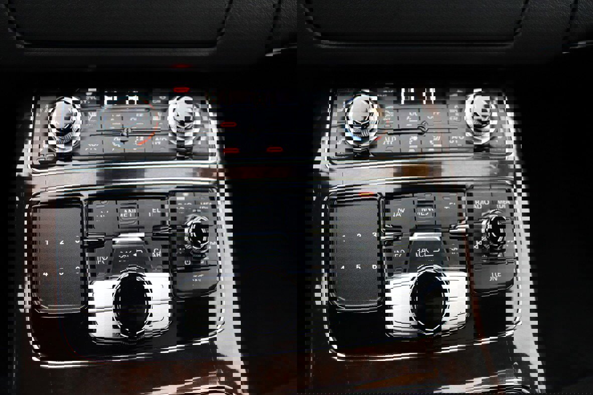 Used 2015 Audi A8 4.0T w/ Luxury Package image 13