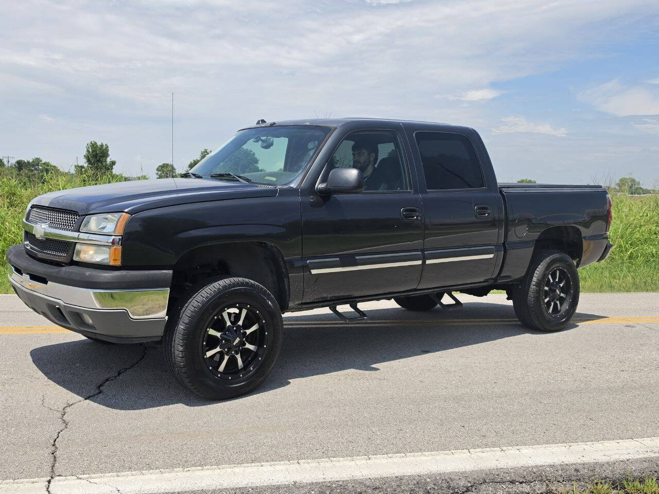 Used 2005 Chevrolet Silverado 1500 LS w/ Light Duty Power Package RWD image 1