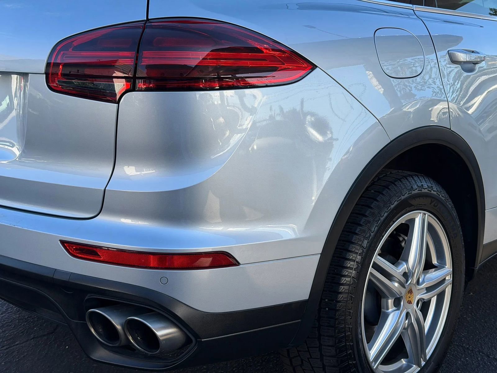 Used 2016 Porsche Cayenne S image 27