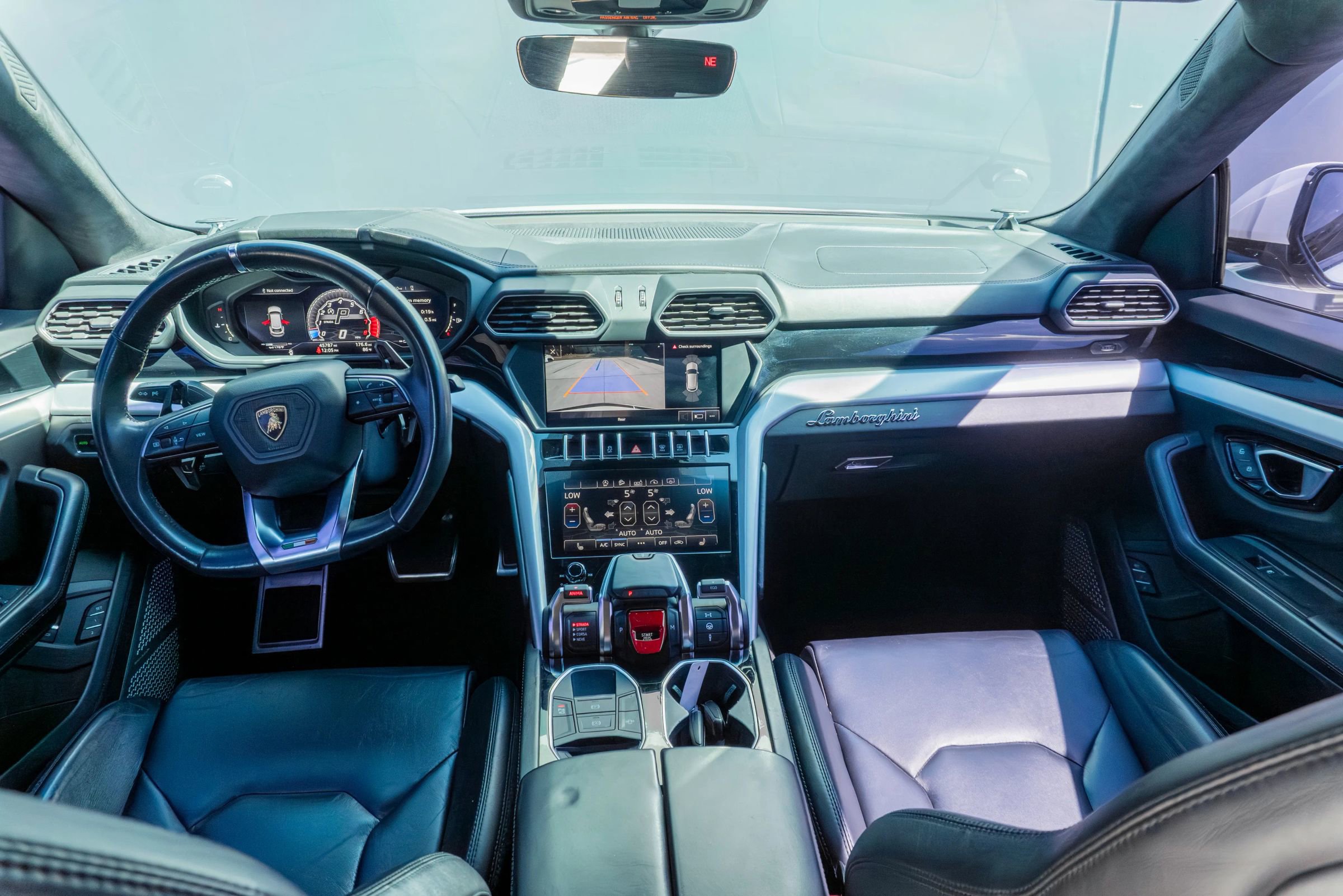 Used 2019 Lamborghini Urus AWD/4WD image 17