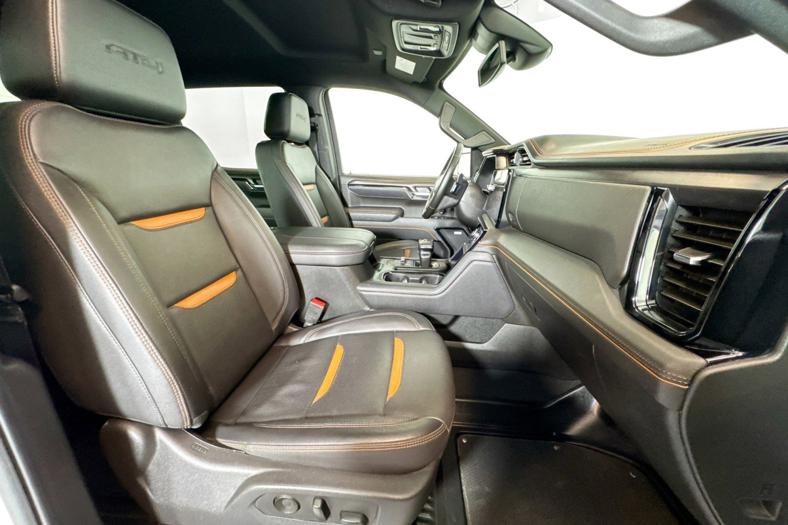 Used 2025 GMC Sierra 1500 AT4 image 26