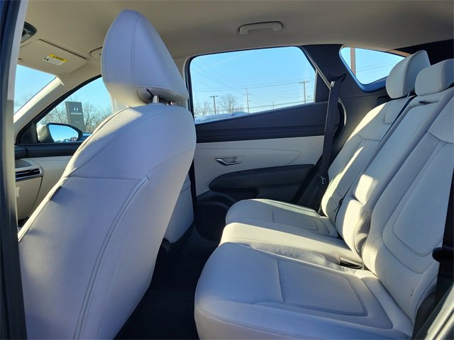 Certified 2025 Hyundai Tucson SE image 13