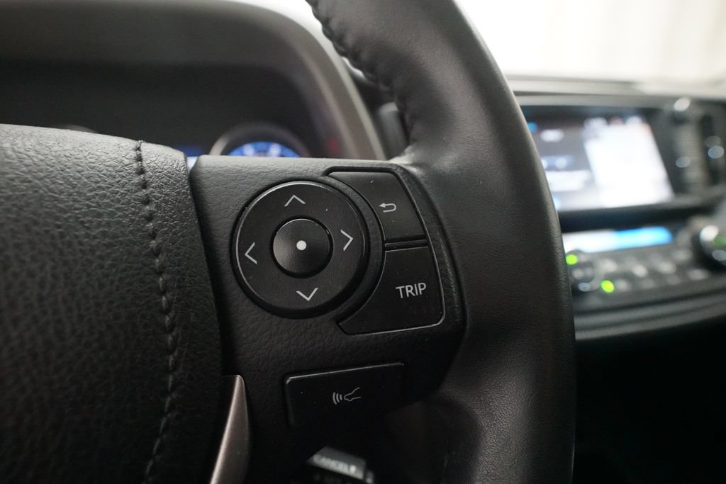Used 2018 Toyota RAV4 Limited w/ Advanced Technology Package AWD/4WD image 19