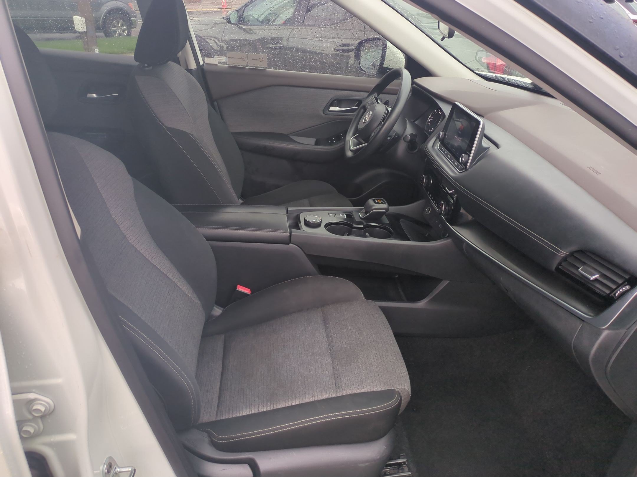 Used 2022 Nissan Rogue SV AWD/4WD image 31